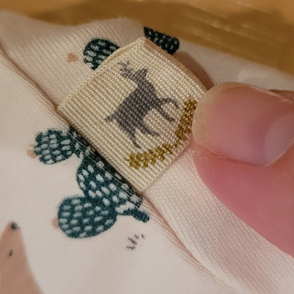 Red Caribou Prickly Rabbit Short Sleeve Onesie Size 18-24 Months New - Picture 3 of 8